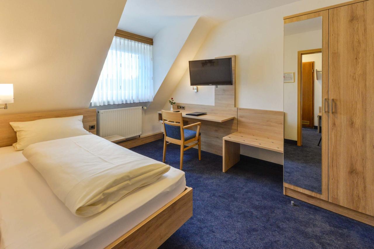 Hotel-Gasthof Rotes Ross Херольдсберг Экстерьер фото