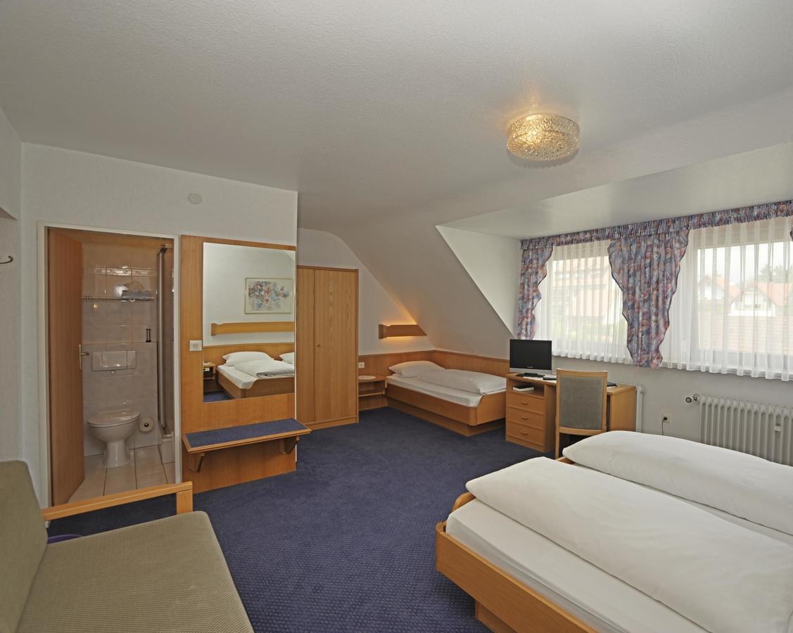 Hotel-Gasthof Rotes Ross Херольдсберг Экстерьер фото